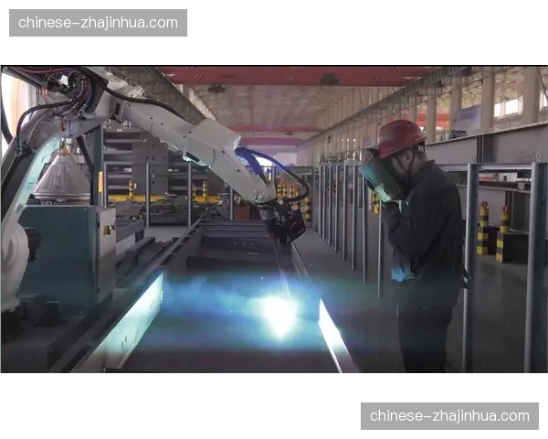 智能传感终端在智能化阶段 实现对场馆钢结构的安全监测