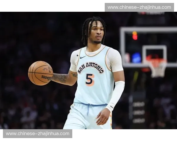 卡斯尔二年级场均7助攻 马刺后场组织核心悄然易主